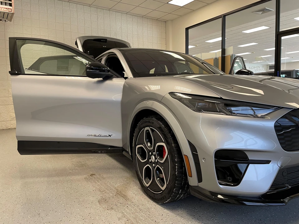 2021 Ford Mustang Mach-E - Image 27 of 31