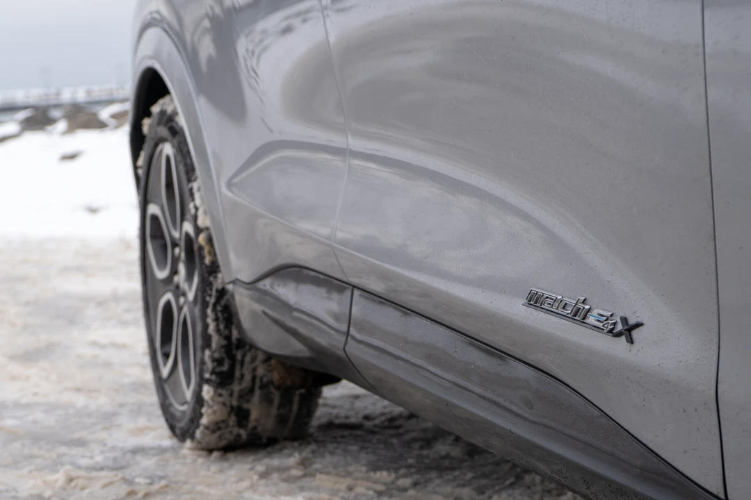 2021 Ford Mustang Mach-E - Image 24 of 31