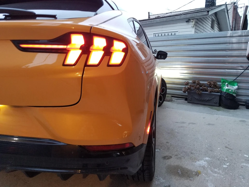 2021 Ford Mustang Mach-E - Image 27 of 31