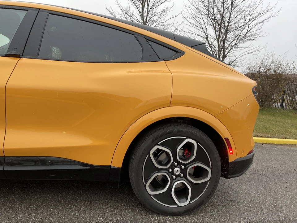 2021 Ford Mustang Mach-E - Image 23 of 31