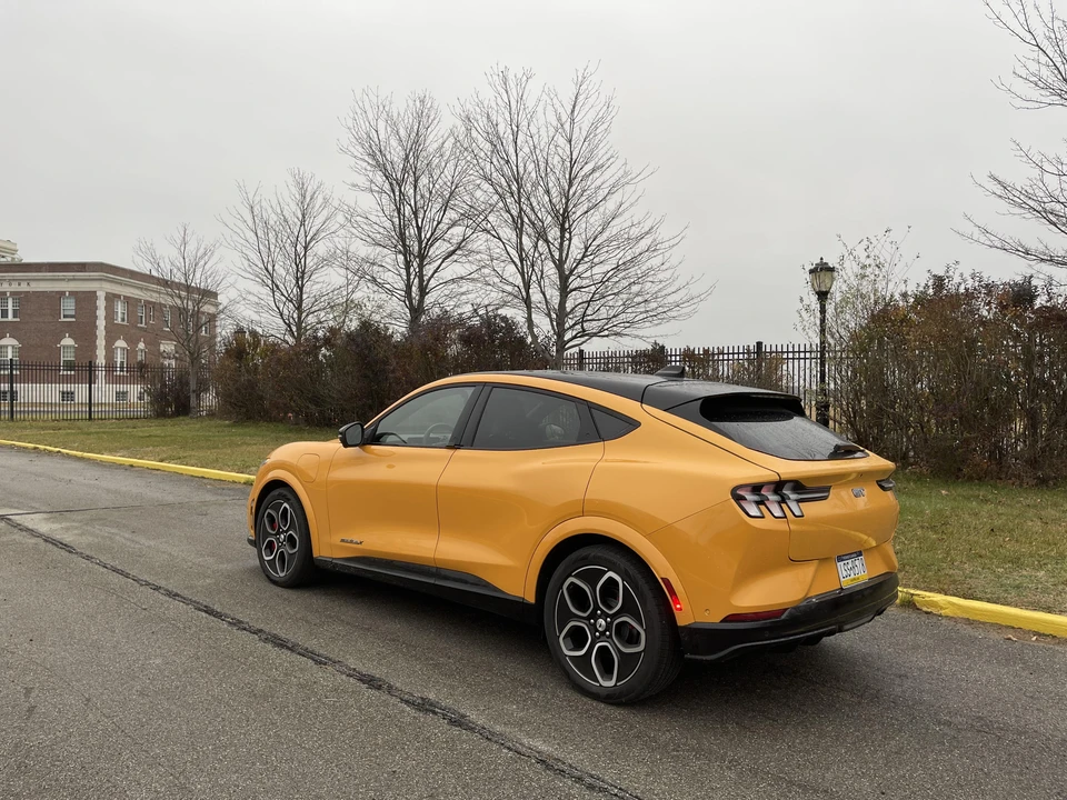 2021 Ford Mustang Mach-E - Image 10 of 31
