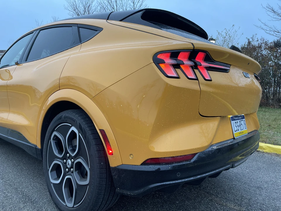 2021 Ford Mustang Mach-E - Image 24 of 31