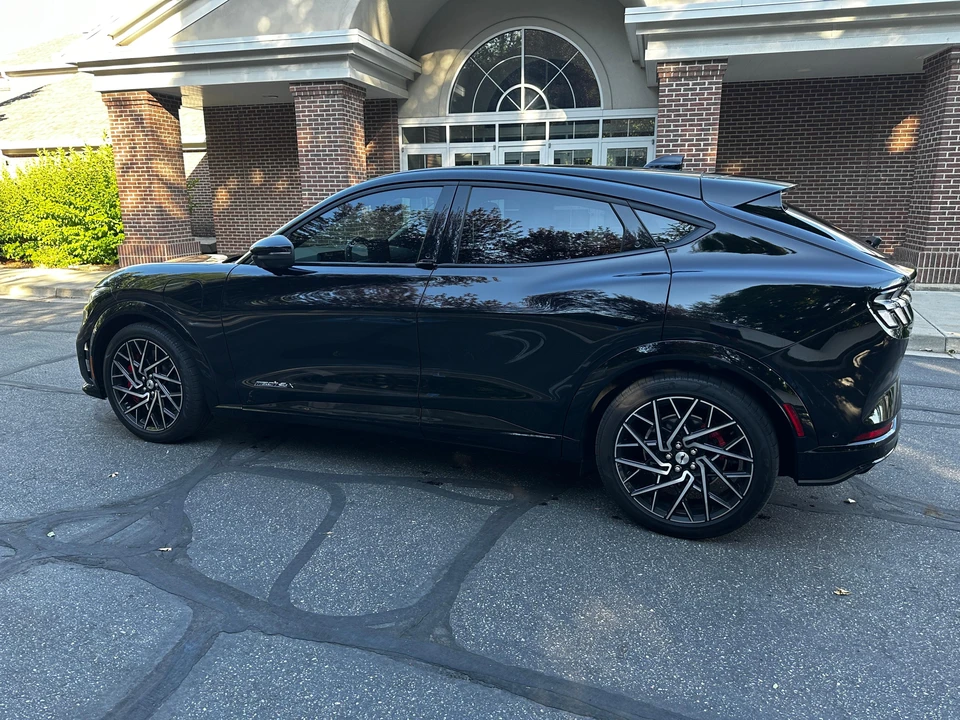 2021 Ford Mustang Mach-E - Image 15 of 31