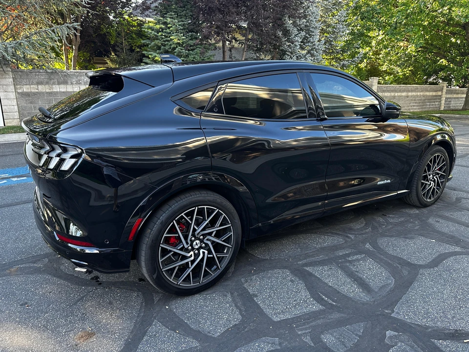 2021 Ford Mustang Mach-E - Image 25 of 31