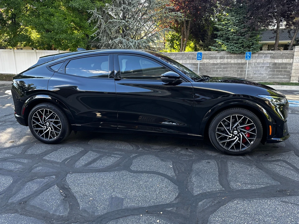 2021 Ford Mustang Mach-E - Image 28 of 31
