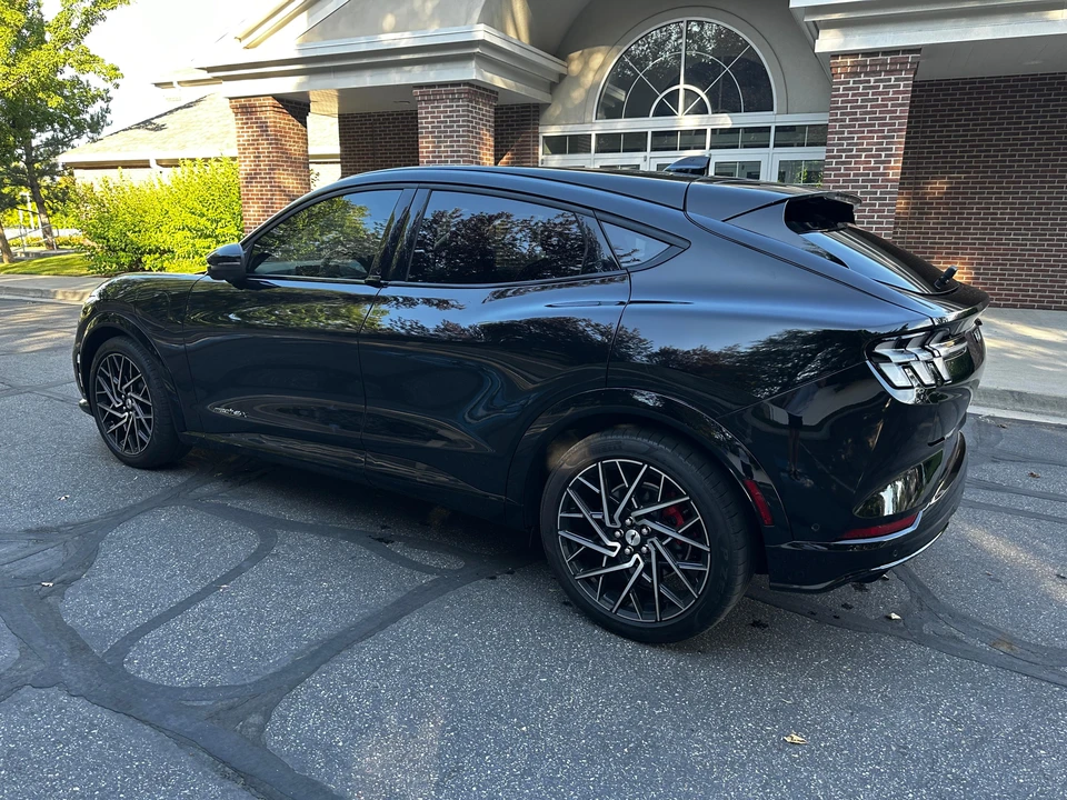2021 Ford Mustang Mach-E - Image 16 of 31