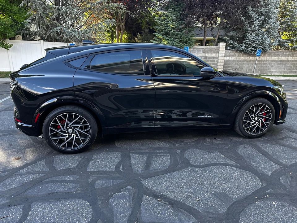 2021 Ford Mustang Mach-E - Image 27 of 31
