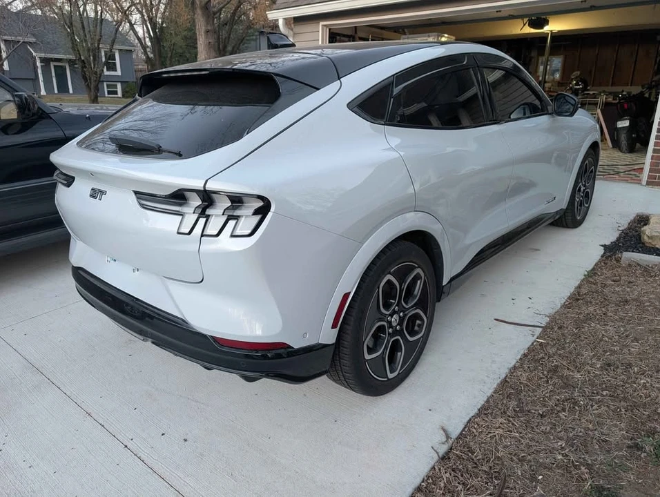 2021 Ford Mustang Mach-E - Image 4 of 10