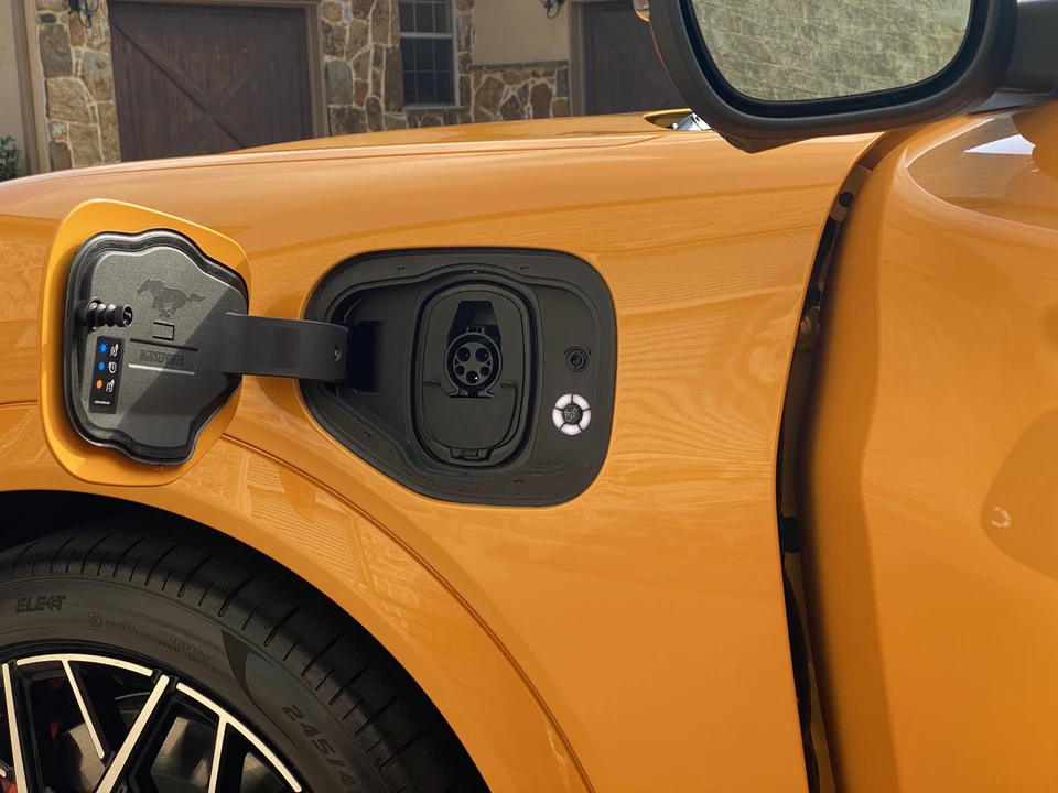2021 Ford Mustang Mach-E - Image 20 of 31
