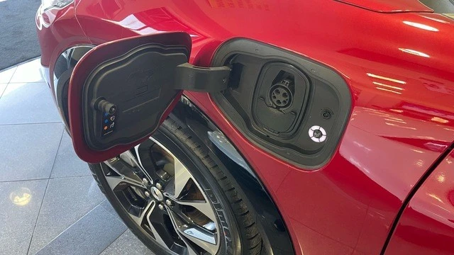 2021 Ford Mustang Mach-E - Image 19 of 31