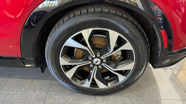 2021 Ford Mustang Mach-E - Image 24 of 31