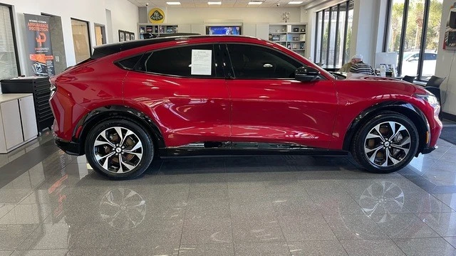 2021 Ford Mustang Mach-E - Image 5 of 31