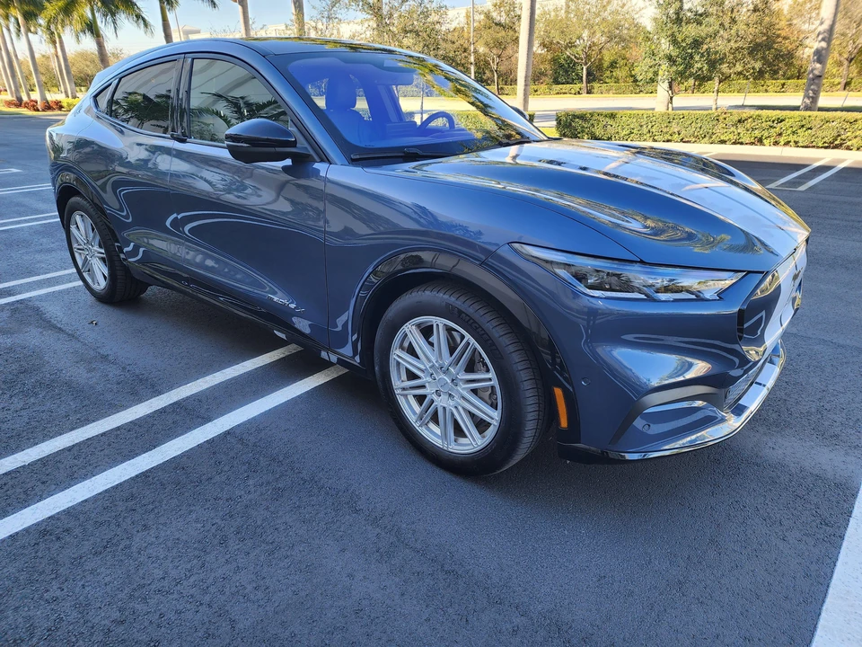 2021 Ford Mustang Mach-E - Image 17 of 31