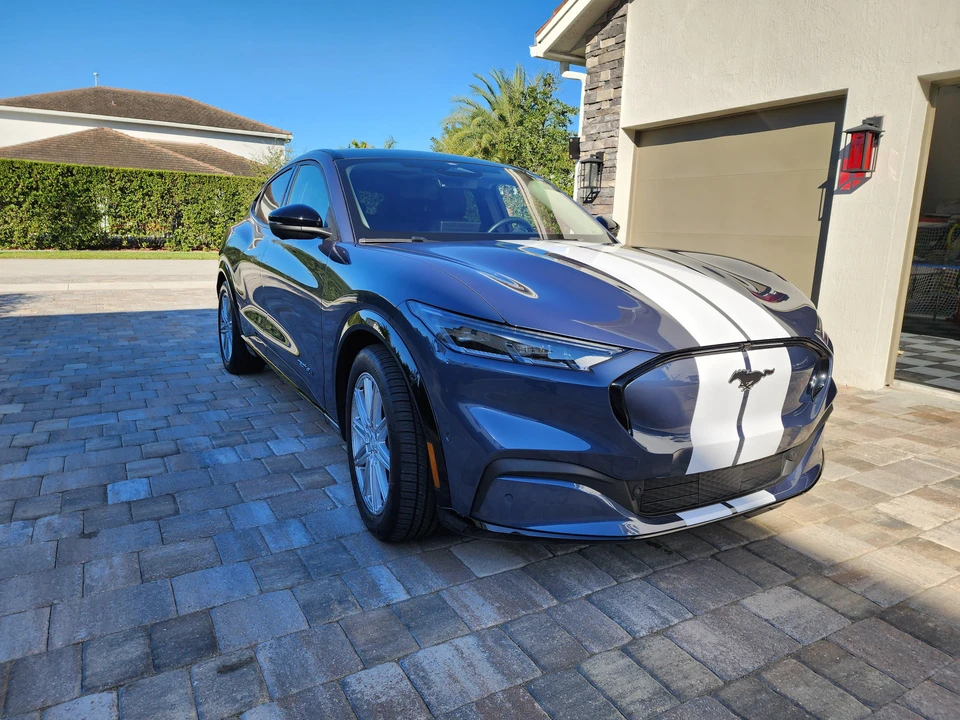 2021 Ford Mustang Mach-E - Image 19 of 31