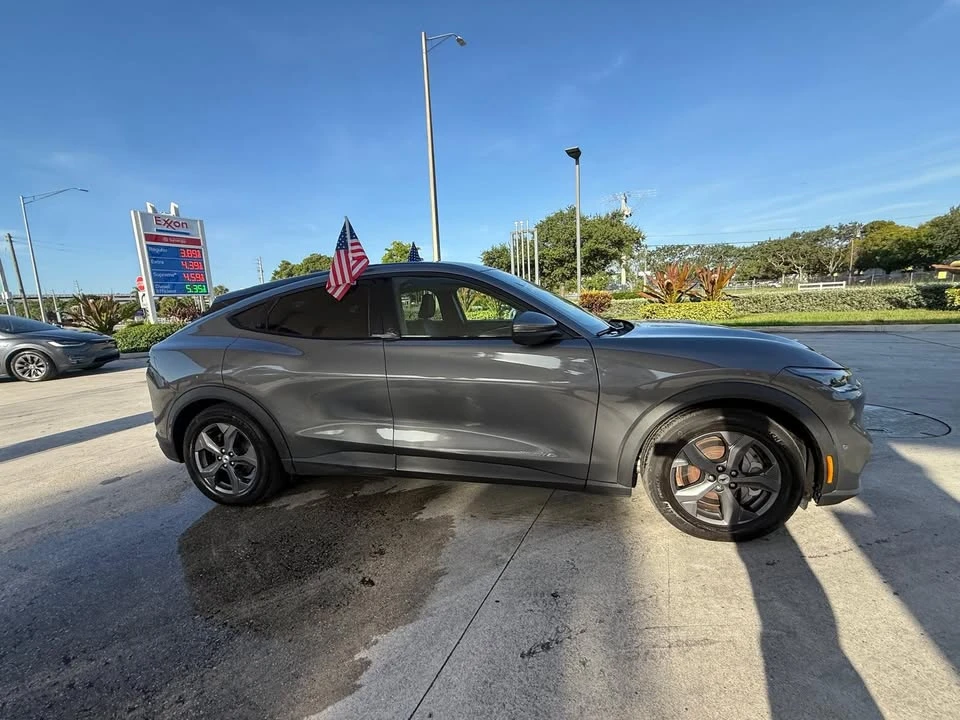 2021 Ford Mustang Mach-E - Image 4 of 10