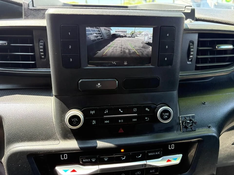 2021 Ford Explorer 6th Gen - Image 18 of 19