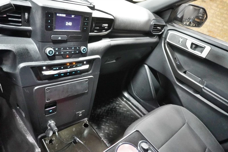 2021 Ford Explorer 6th Gen - Image 26 of 31