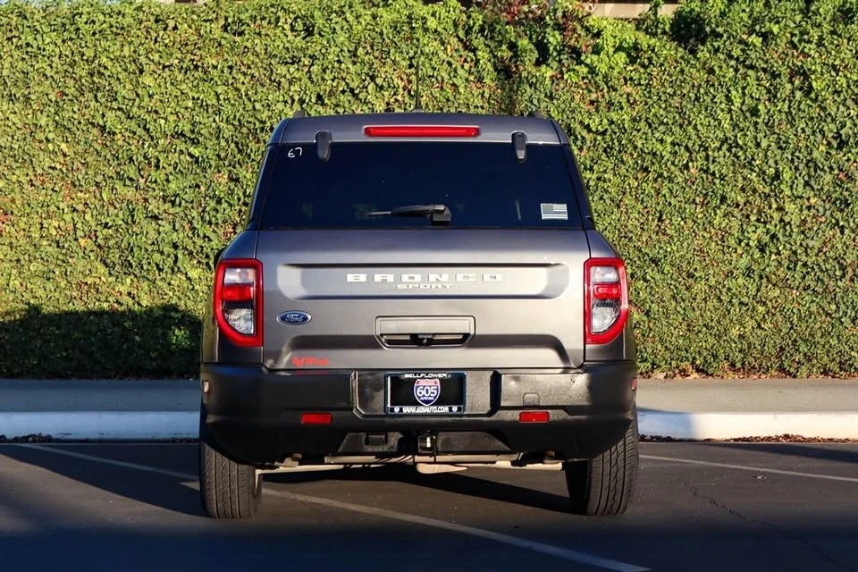 2021 Ford Bronco 6th Gen - Image 9 of 12