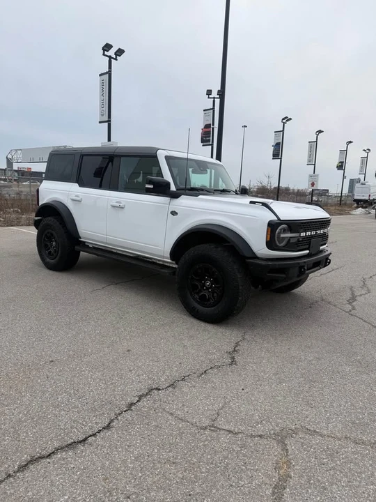 2021 Ford Bronco 6th Gen - Image 3 of 19