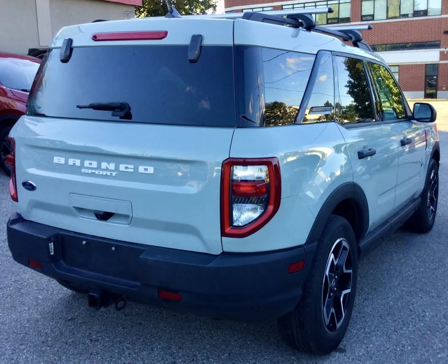 2021 Ford Bronco 6th Gen - Image 6 of 15