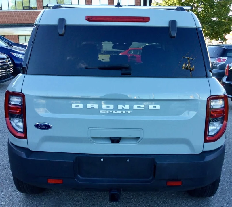 2021 Ford Bronco 6th Gen - Image 5 of 15