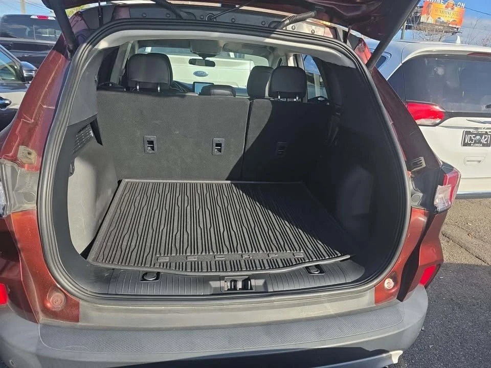 2021 Ford Escape - Image 8 of 11