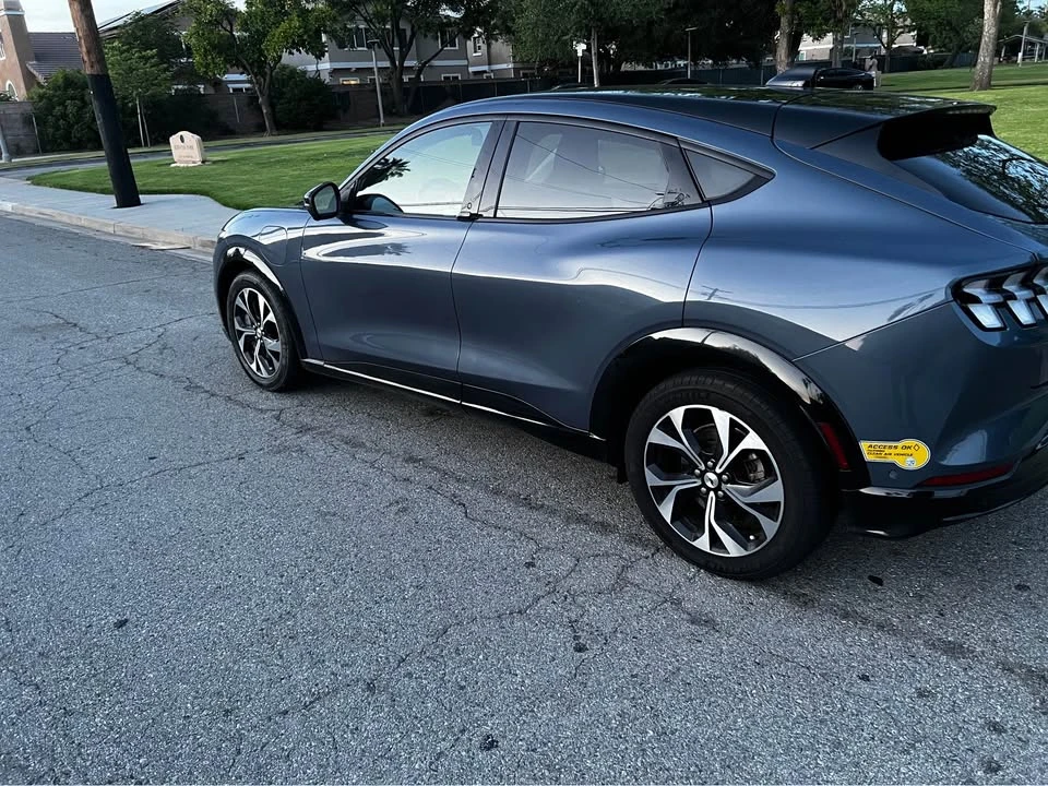 2021 Ford Mustang Mach-E - Image 5 of 10