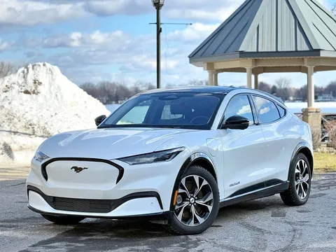 2021 Ford Mustang Mach-E 4X Premium AWD