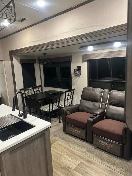 2021 Forest River - Image 4 of 20