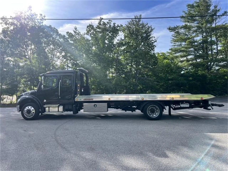 2021 Freightliner - Image 3 of 19