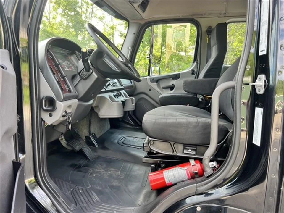2021 Freightliner - Image 14 of 19