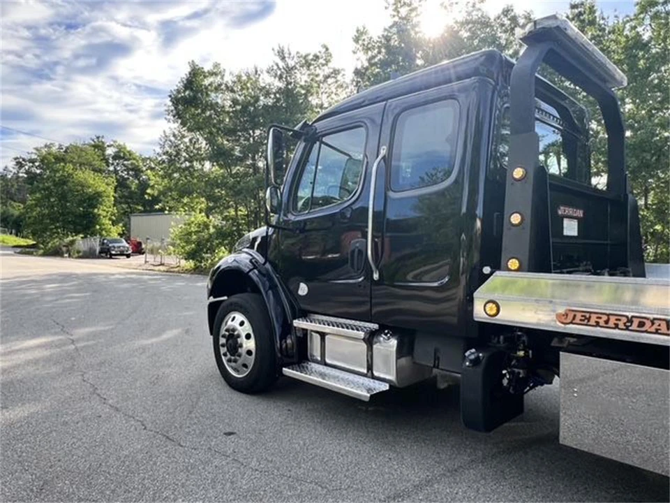 2021 Freightliner - Image 13 of 19