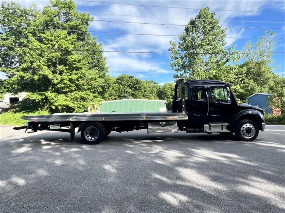 2021 Freightliner - Image 9 of 19