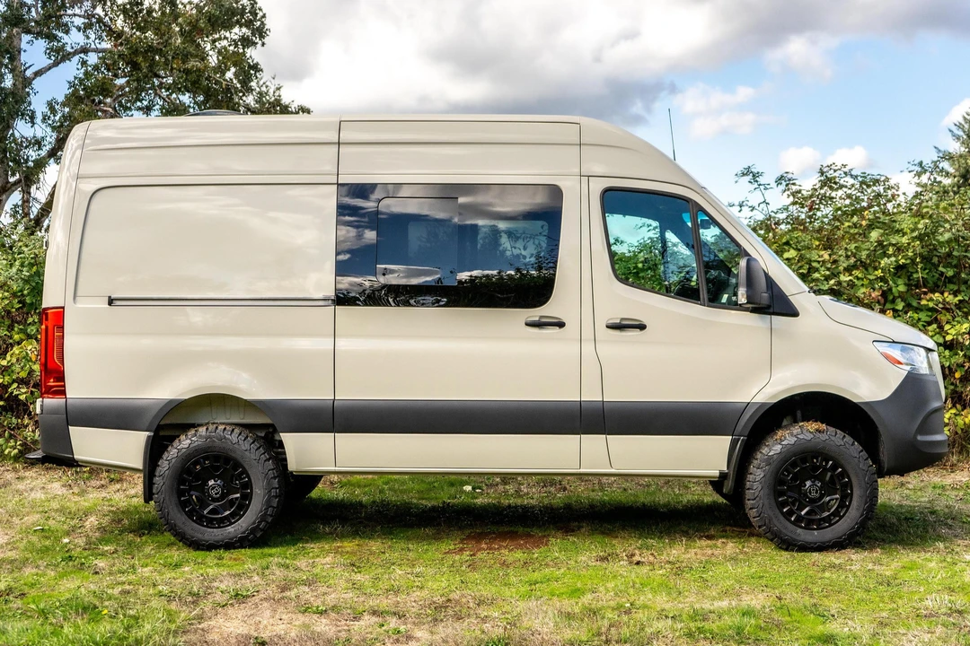 2021 Freightliner - Image 3 of 5