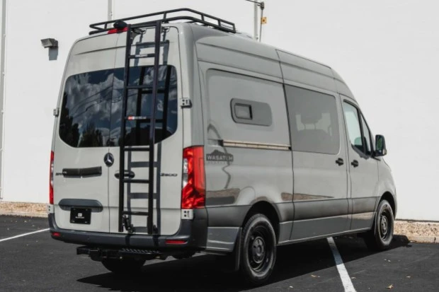 2021 Freightliner - Image 2 of 9