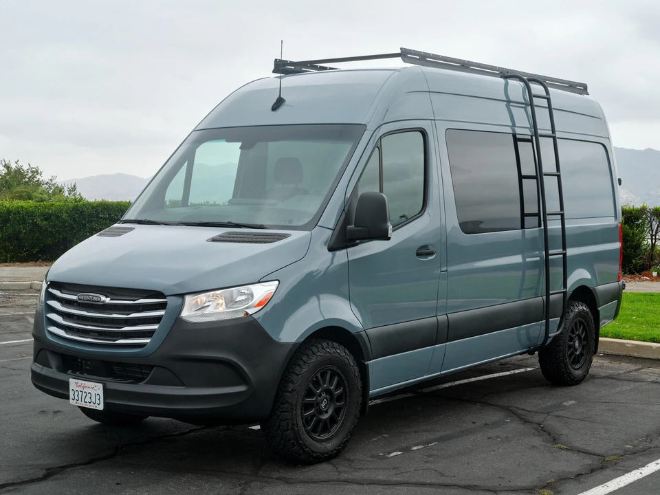 2021 Freightliner - Image 8 of 31