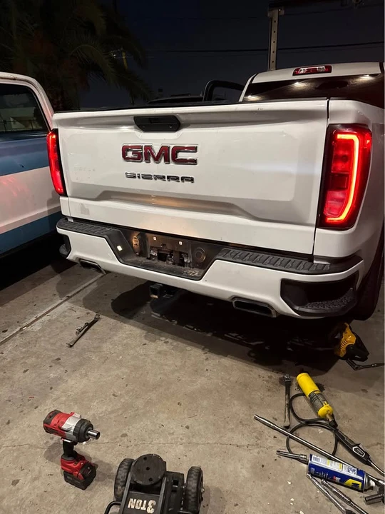 2021 GMC Sierra 5th Gen - Image 5 of 8