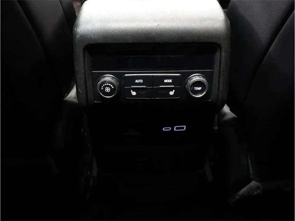 2021 GMC Acadia - Image 29 of 31