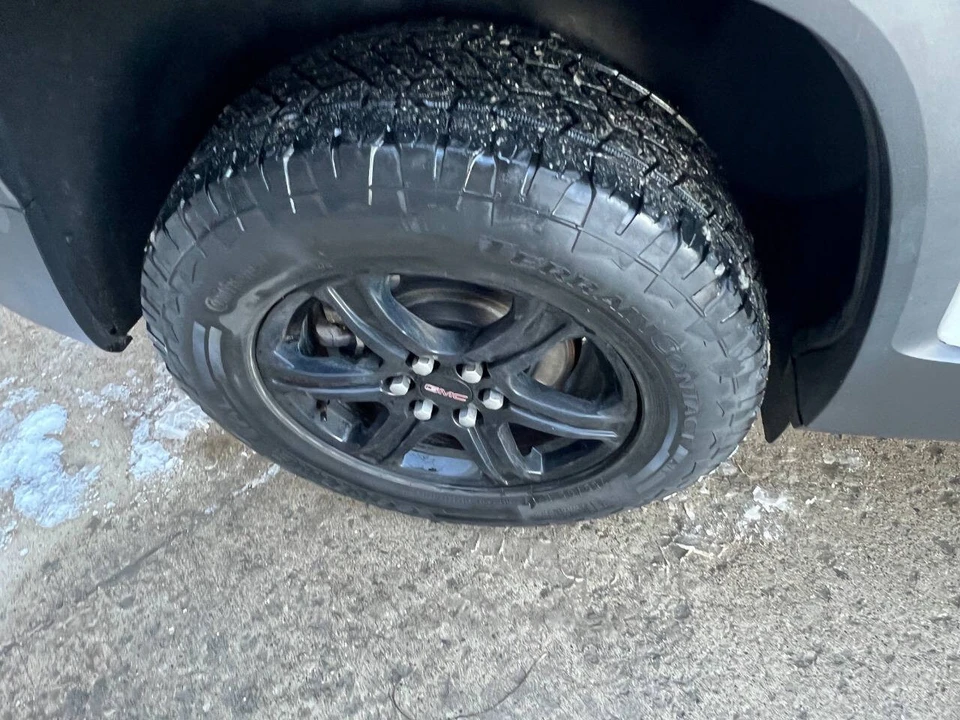 2021 GMC Acadia - Image 11 of 21
