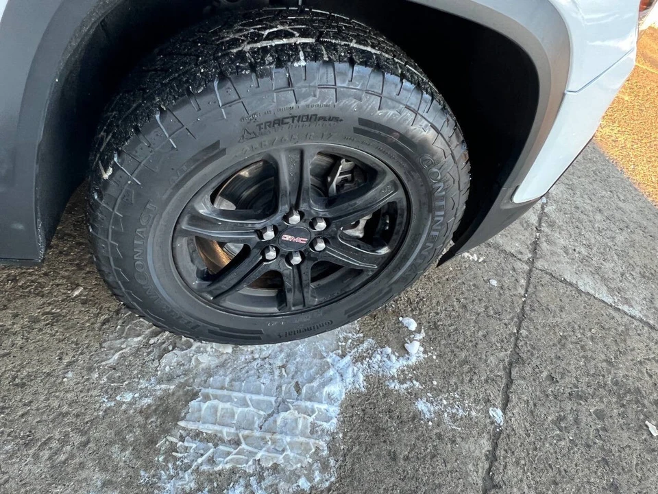 2021 GMC Acadia - Image 10 of 21