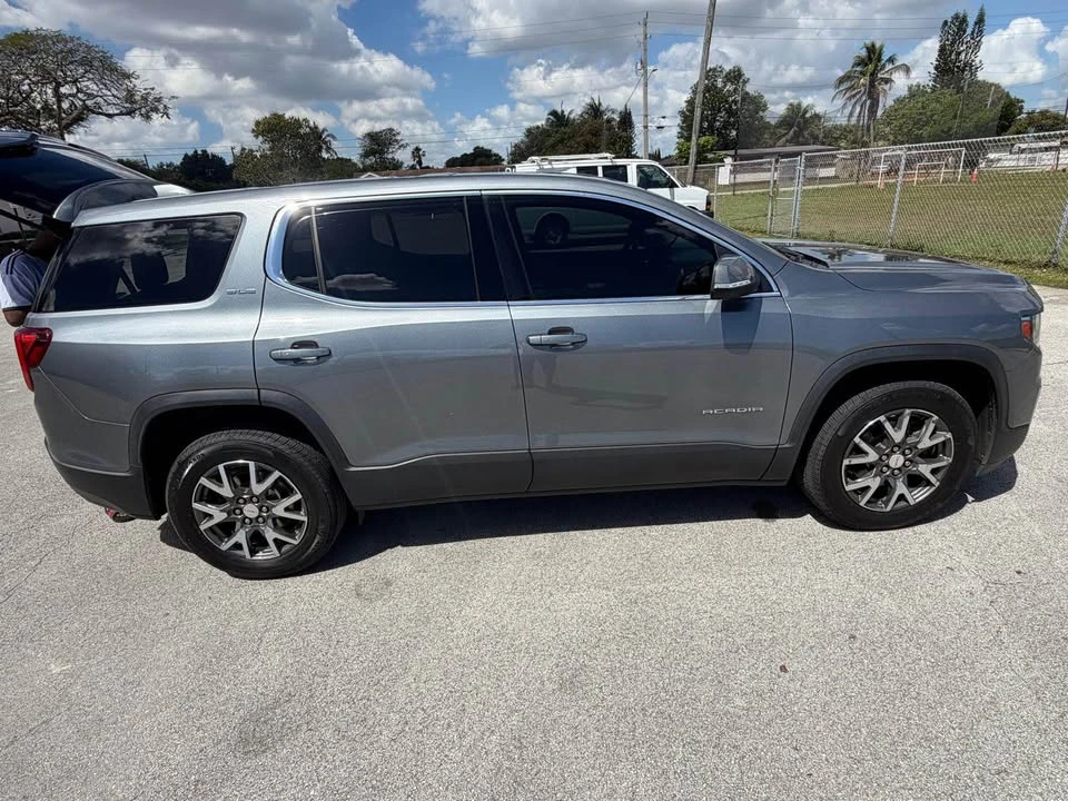 2021 GMC Acadia - Image 10 of 14