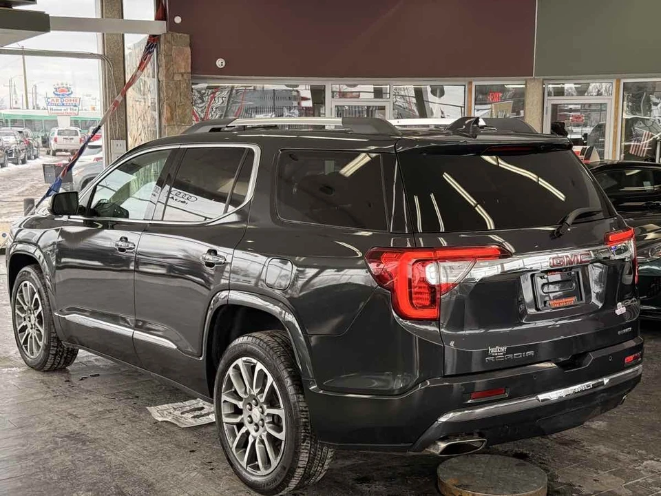 2021 GMC Acadia - Image 10 of 21