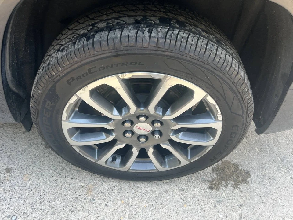 2021 GMC Acadia - Image 11 of 21