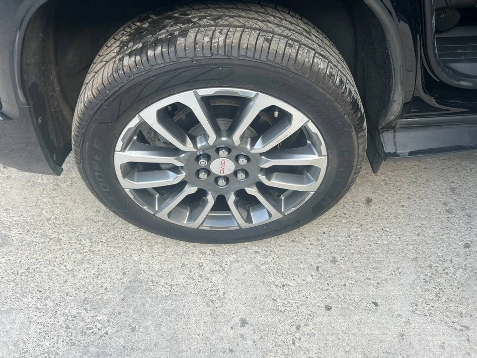 2021 GMC Acadia - Image 10 of 21