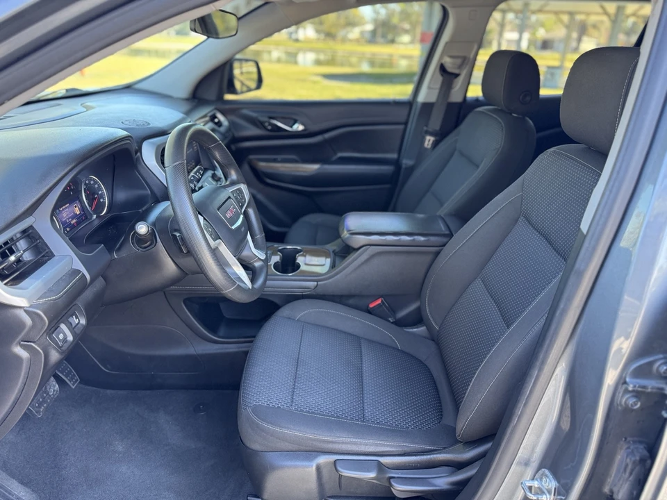 2021 GMC Acadia - Image 9 of 18