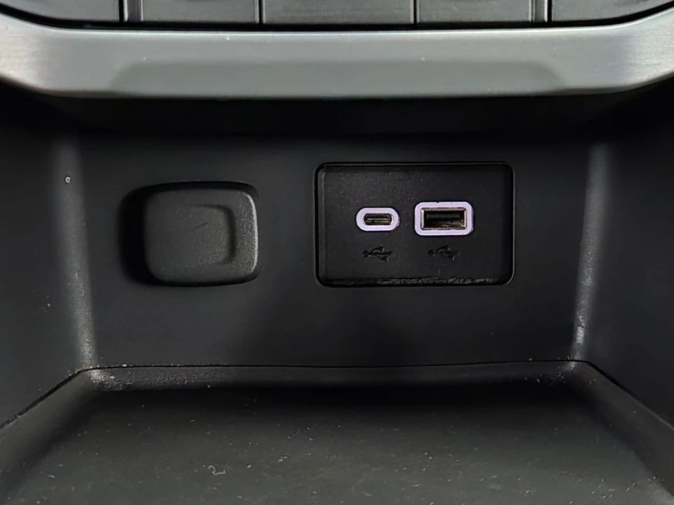 2021 GMC Acadia - Image 7 of 12