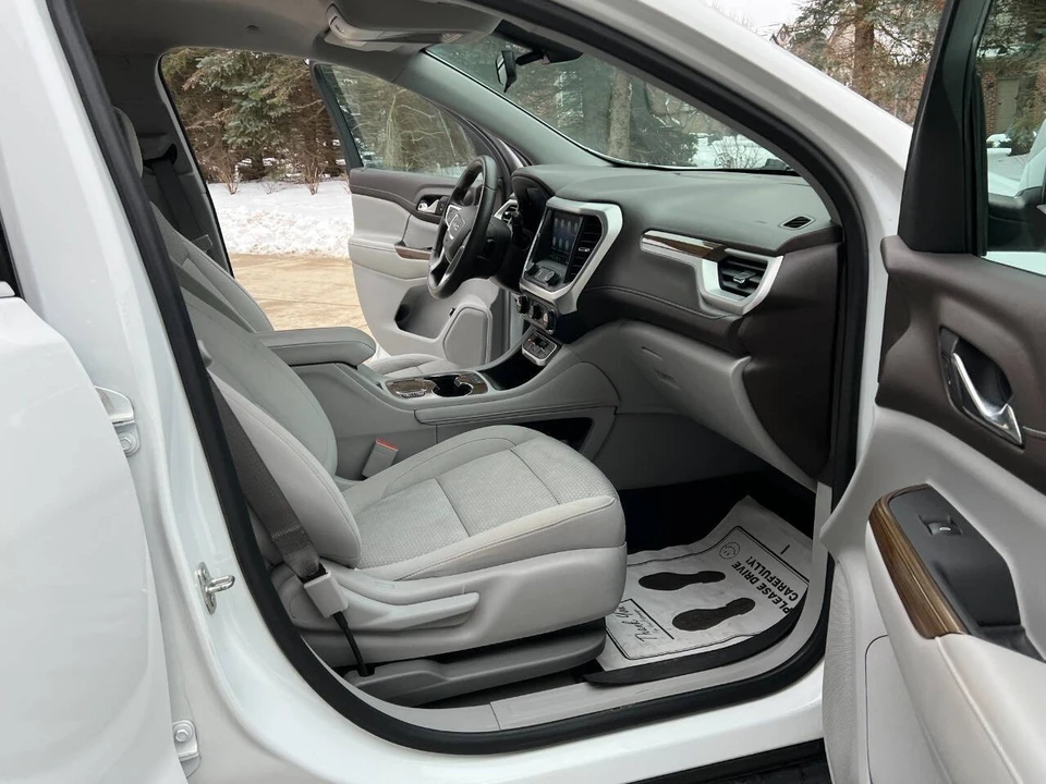 2021 GMC Acadia - Image 16 of 21