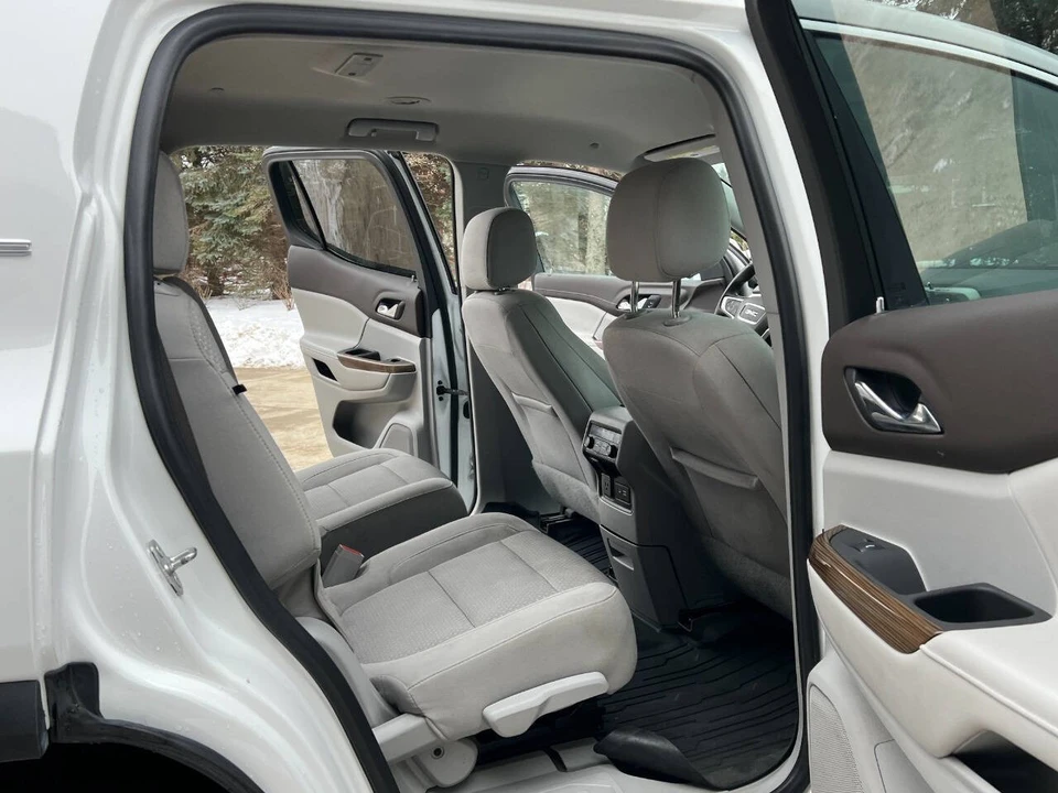 2021 GMC Acadia - Image 17 of 21