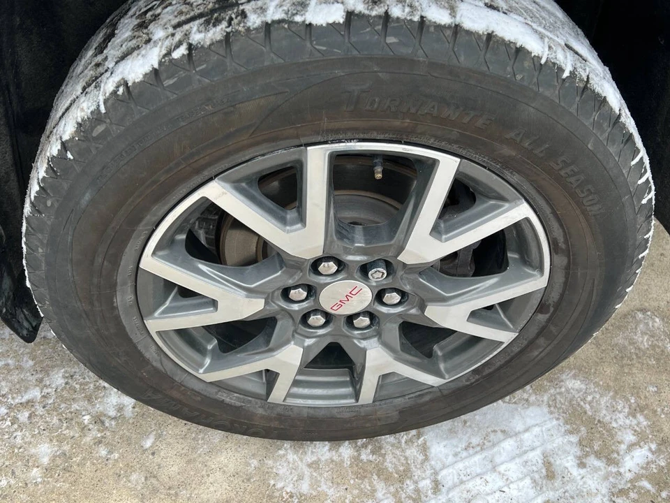 2021 GMC Acadia - Image 11 of 21