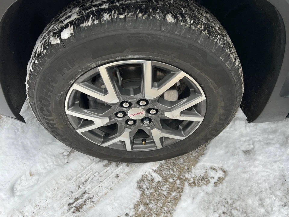 2021 GMC Acadia - Image 12 of 21